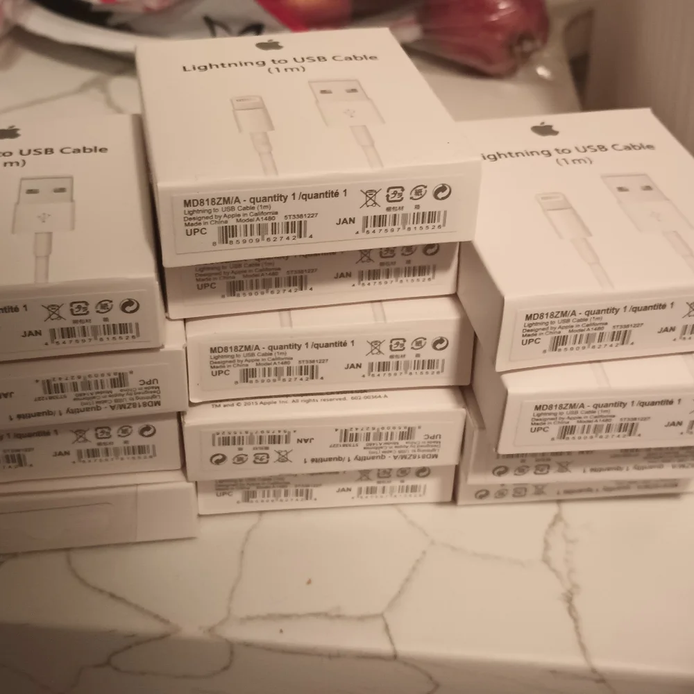 New Apple Lighting To USB Cable 1m NWB Unique